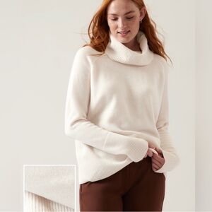 NWT-Athleta Magnolia White Alpine
Turtleneck Sweater